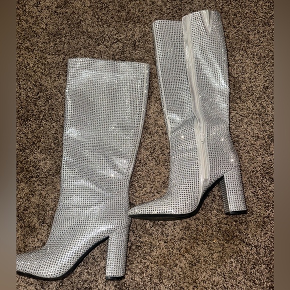 Knee High Sparkly boots - Picture 5 of 7